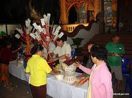 ประเพณีตานต๊อด (ผ้าป่า)